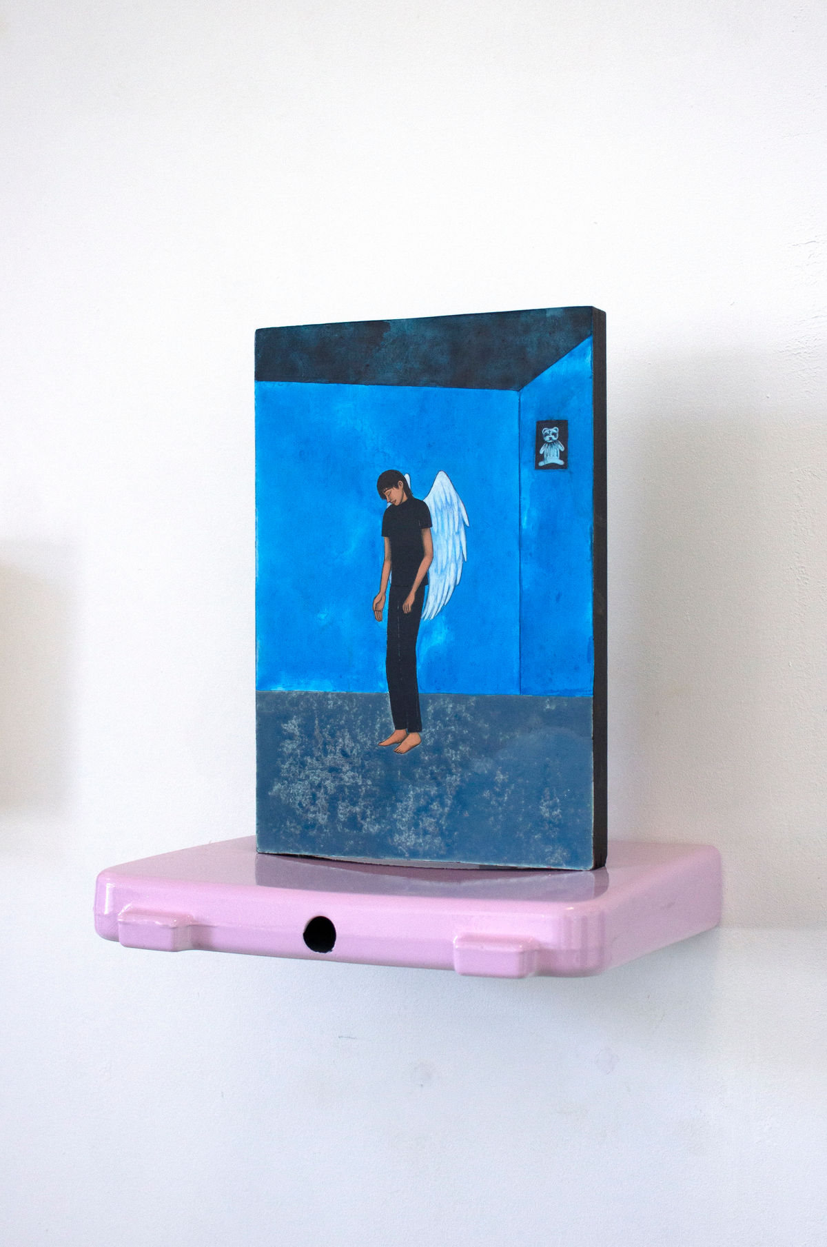 From violence to resilience, 2023, Tempera on wood covered with canvas, 19 x 28 x 2 cm, upcycling frame